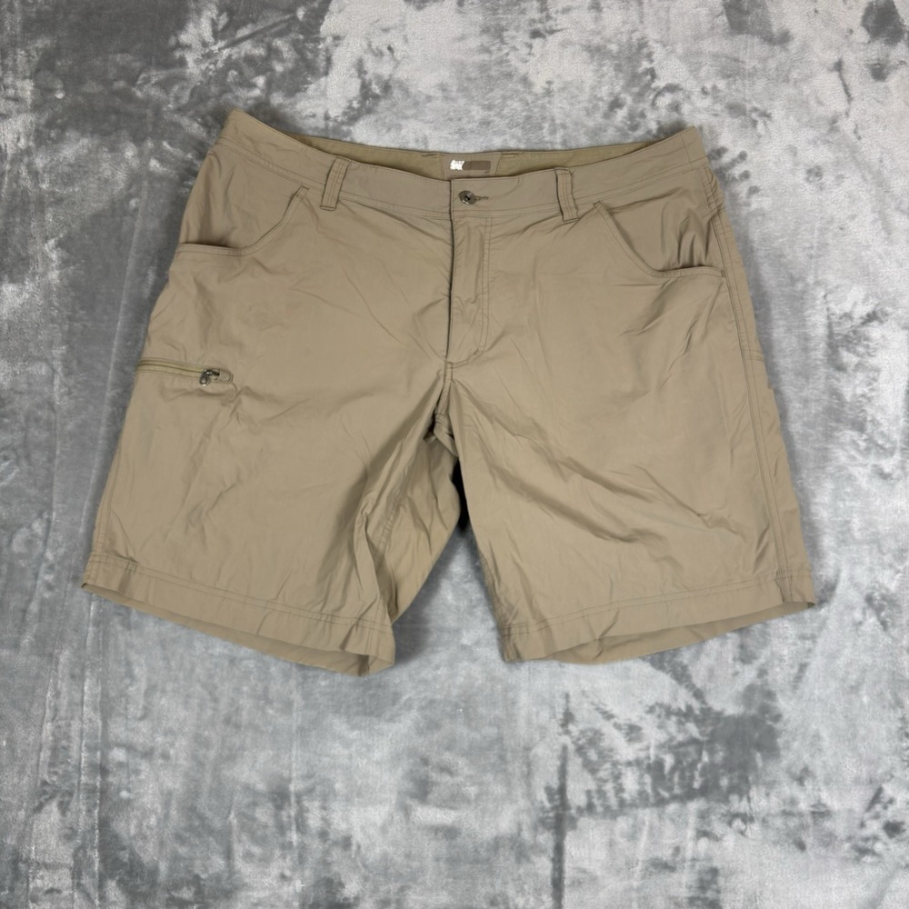 Marmot Hiking Shorts Men's Size‎ 40 Cargo Pockets Stretch 10" Inseam Nylon Beige